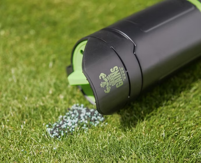 3-in-1 Fertiliser Hand Spreader Shaker